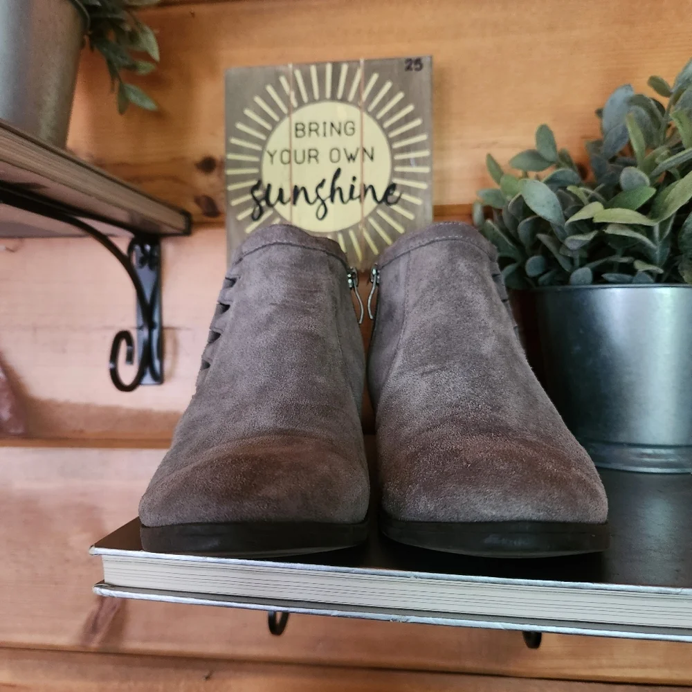 Michael Michael Shannon Piper Boots Gray Suede Leather Laser Cut Ankle Sz 7.5‎ M